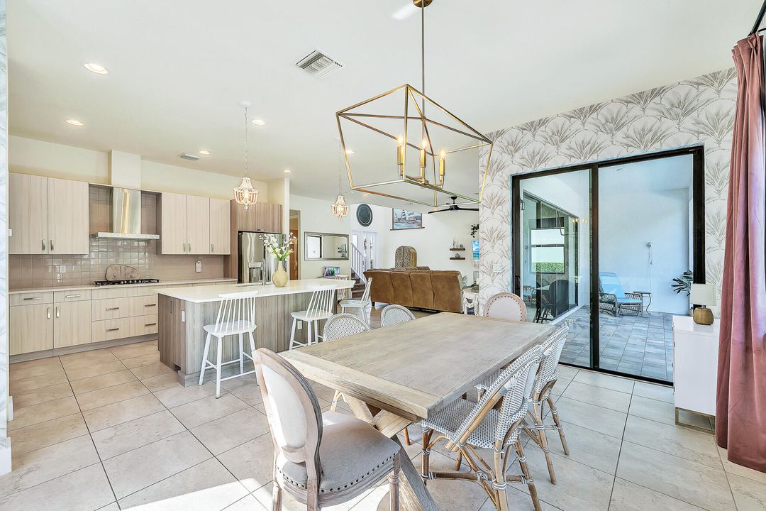 For Sale: $960,000 (5 beds, 4 baths, 3016 Square Feet)