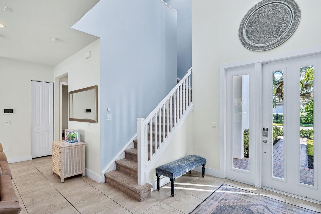 For Sale: $960,000 (5 beds, 4 baths, 3016 Square Feet)