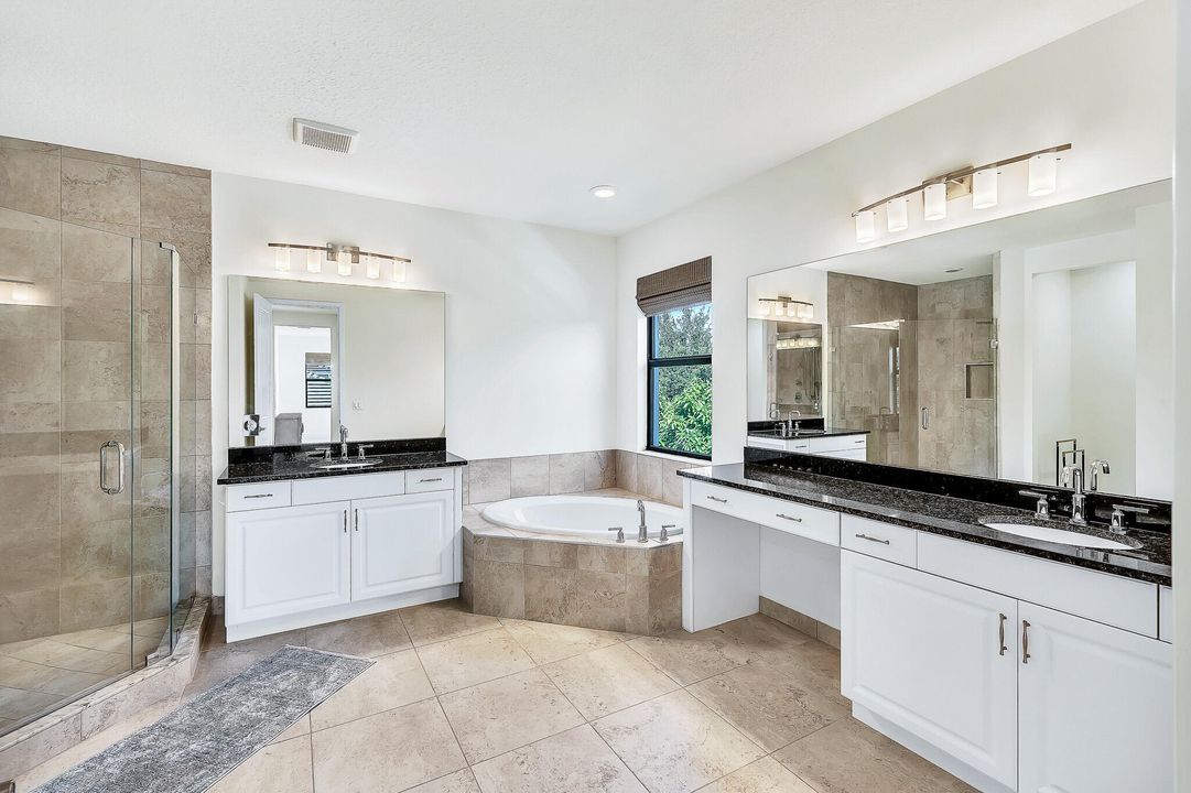 For Sale: $960,000 (5 beds, 4 baths, 3016 Square Feet)