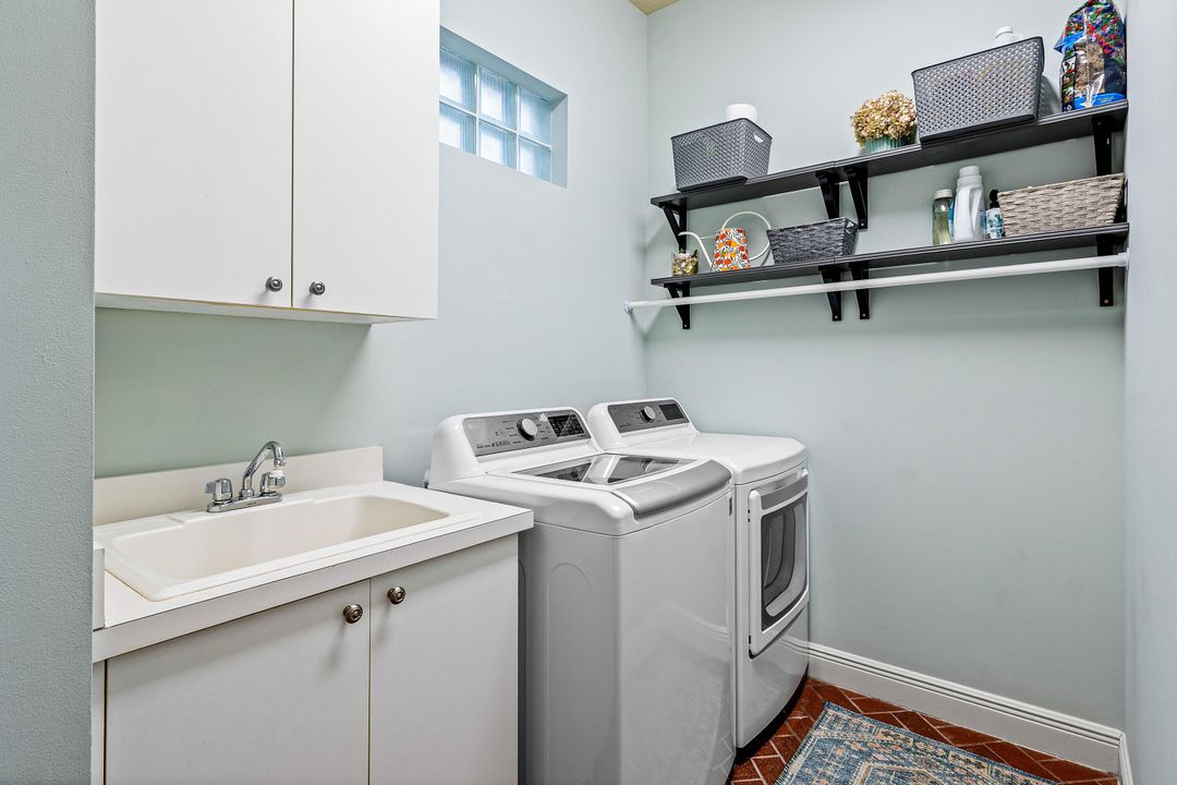 For Sale: $1,175,000 (3 beds, 2 baths, 2781 Square Feet)