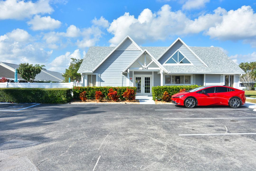 待售: $264,000 (2 贝兹, 2 浴室, 1181 平方英尺)