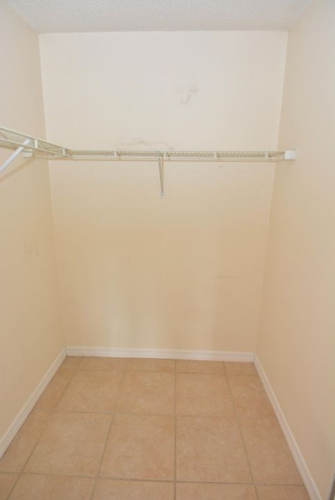 待售: $264,000 (2 贝兹, 2 浴室, 1181 平方英尺)