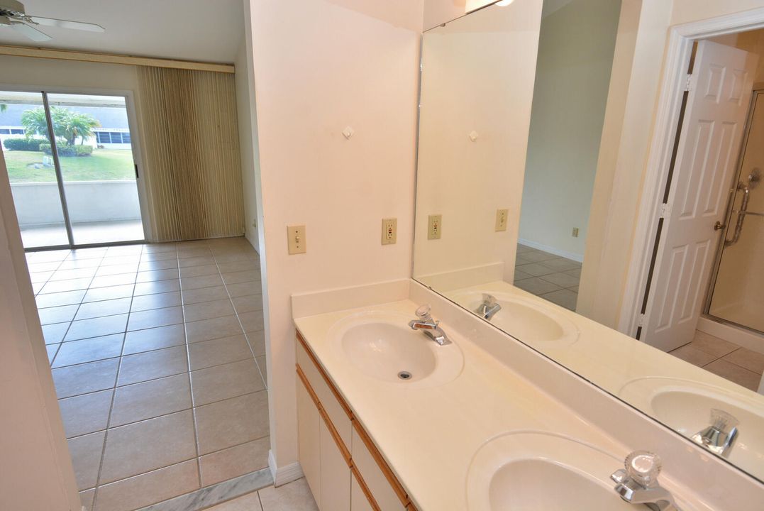 待售: $264,000 (2 贝兹, 2 浴室, 1181 平方英尺)