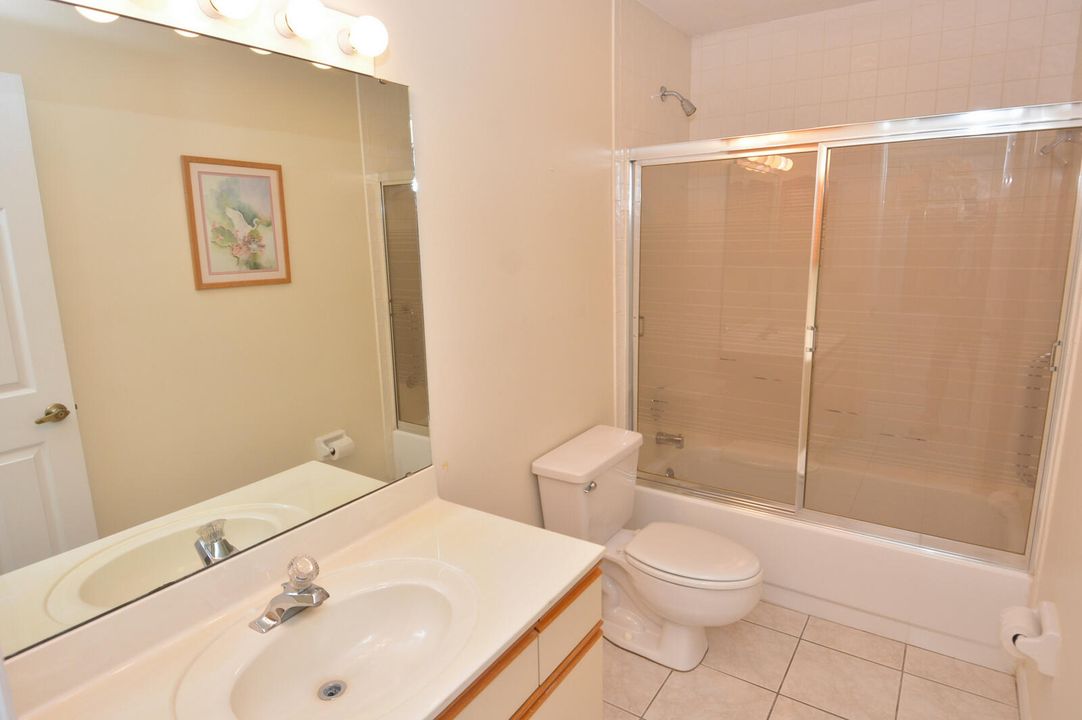 待售: $264,000 (2 贝兹, 2 浴室, 1181 平方英尺)