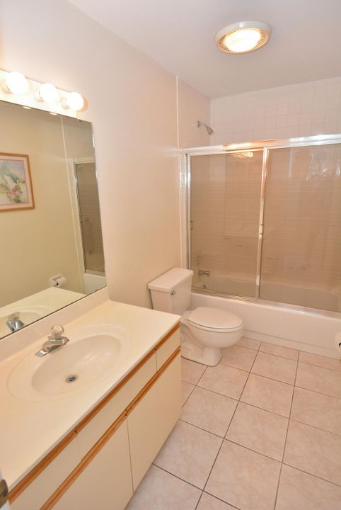 待售: $264,000 (2 贝兹, 2 浴室, 1181 平方英尺)