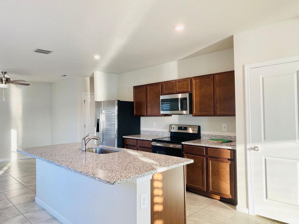 В аренду: $2,695 (3 спален, 2 ванн, 1500 Квадратных фут)