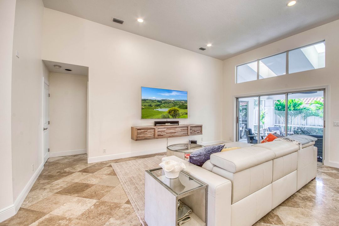 For Sale: $869,000 (3 beds, 3 baths, 1771 Square Feet)