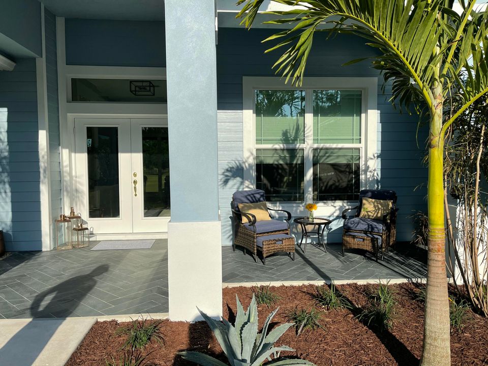 For Rent: $15,000 (3 beds, 2 baths, 2102 Square Feet)