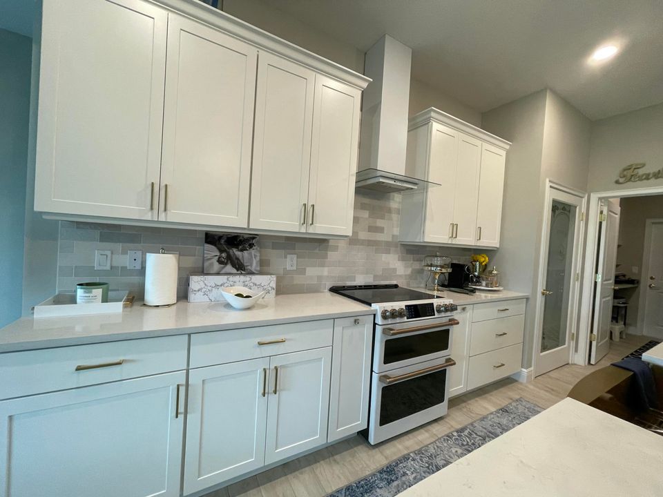 For Rent: $15,000 (3 beds, 2 baths, 2102 Square Feet)