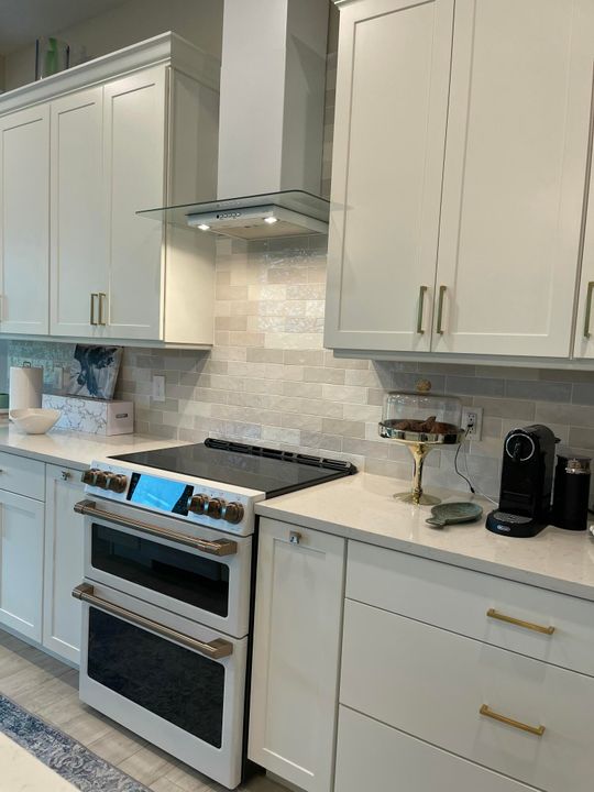 For Rent: $15,000 (3 beds, 2 baths, 2102 Square Feet)