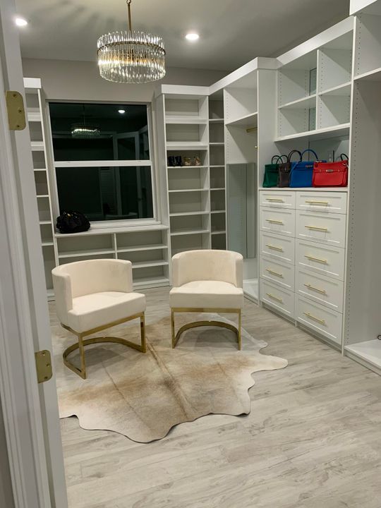 For Rent: $15,000 (3 beds, 2 baths, 2102 Square Feet)