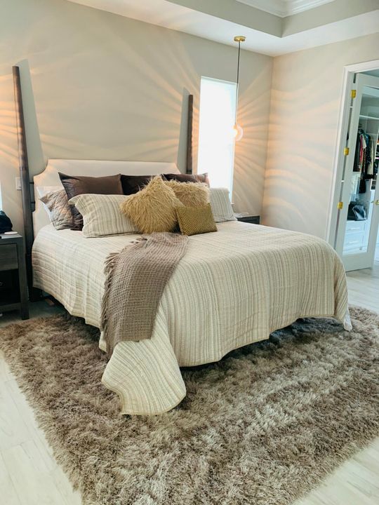 For Rent: $15,000 (3 beds, 2 baths, 2102 Square Feet)