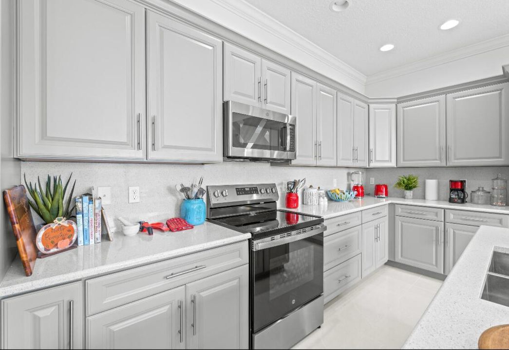 For Sale: $540,000 (3 beds, 2 baths, 1712 Square Feet)