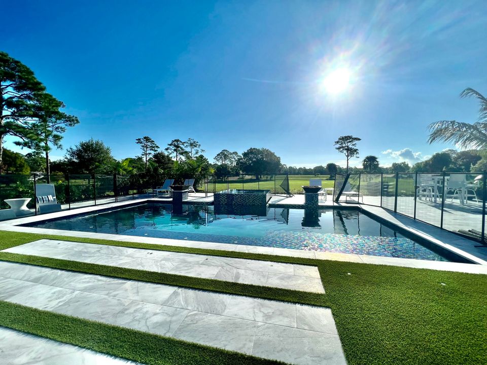 For Rent: $15,000 (3 beds, 2 baths, 2102 Square Feet)