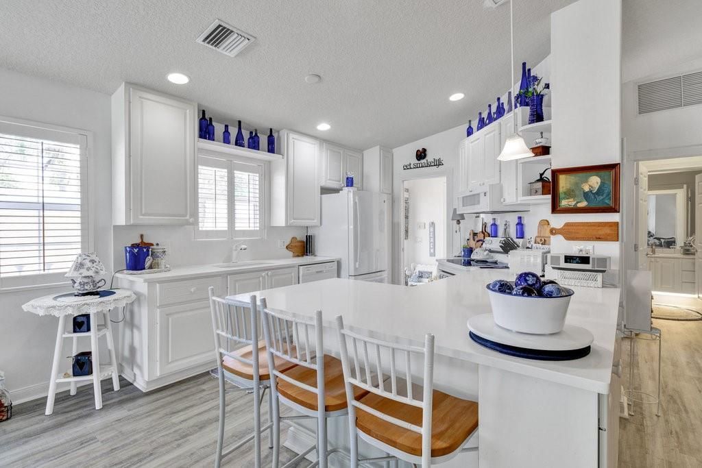 For Sale: $389,000 (2 beds, 2 baths, 1542 Square Feet)