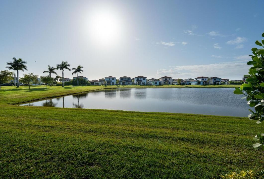 For Sale: $540,000 (3 beds, 2 baths, 1712 Square Feet)