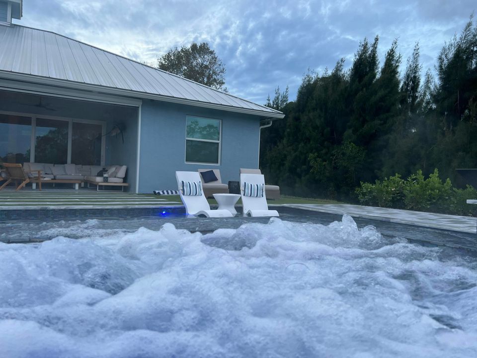 For Rent: $15,000 (3 beds, 2 baths, 2102 Square Feet)