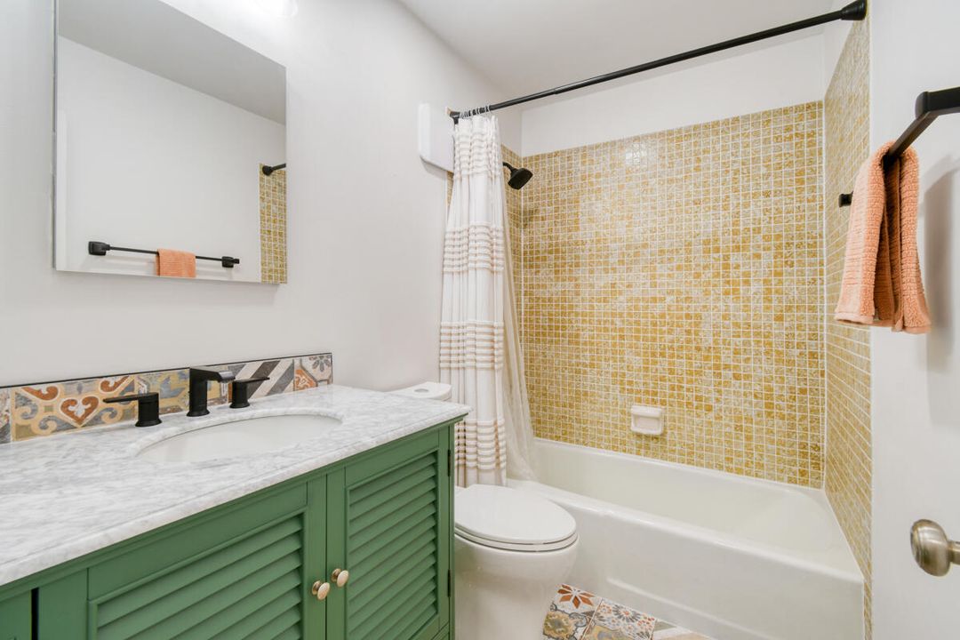 For Sale: $246,000 (2 beds, 2 baths, 1186 Square Feet)