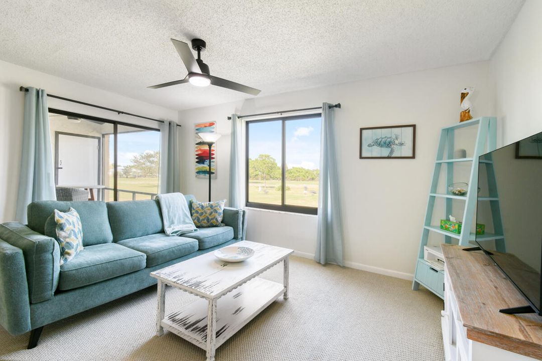 For Sale: $246,000 (2 beds, 2 baths, 1186 Square Feet)