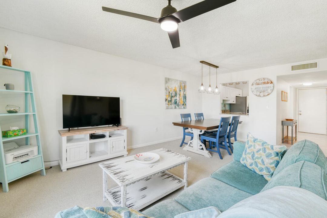 For Sale: $246,000 (2 beds, 2 baths, 1186 Square Feet)