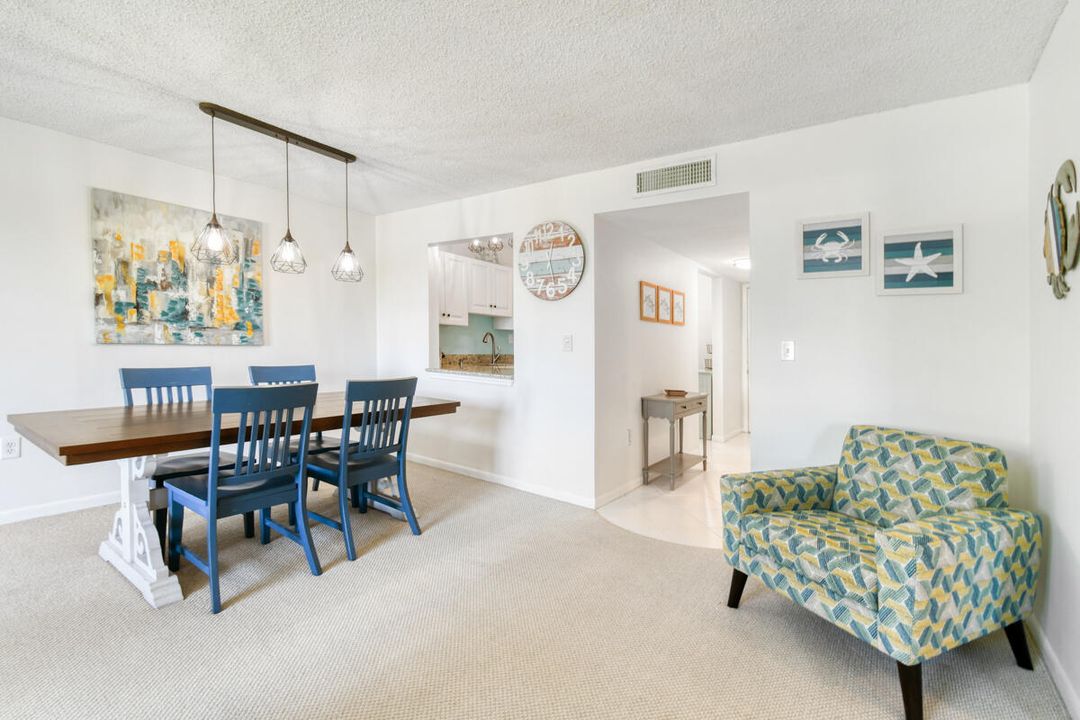 For Sale: $246,000 (2 beds, 2 baths, 1186 Square Feet)