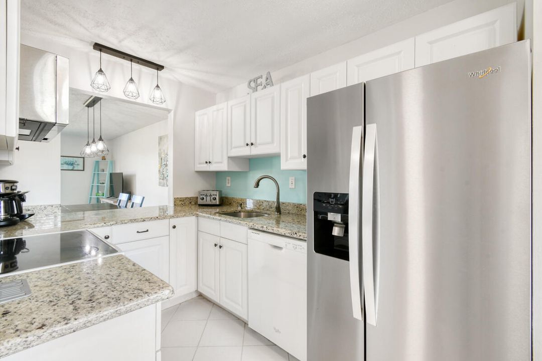 For Sale: $246,000 (2 beds, 2 baths, 1186 Square Feet)