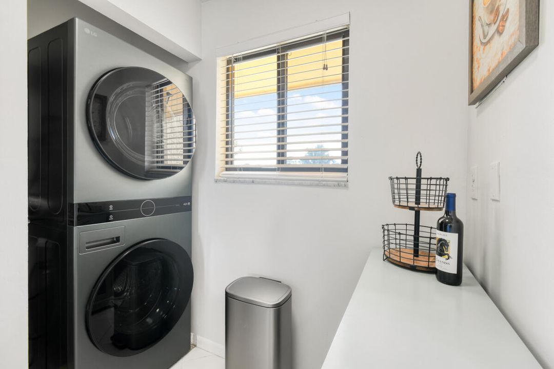 For Sale: $246,000 (2 beds, 2 baths, 1186 Square Feet)