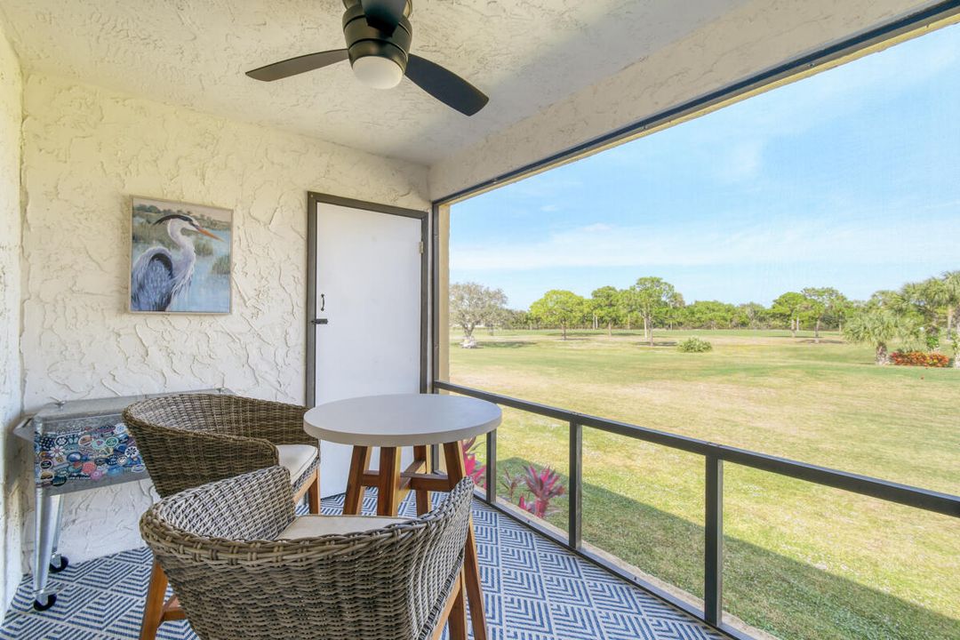 For Sale: $246,000 (2 beds, 2 baths, 1186 Square Feet)