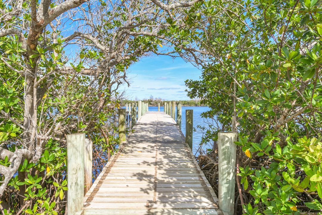 For Sale: $246,000 (2 beds, 2 baths, 1186 Square Feet)