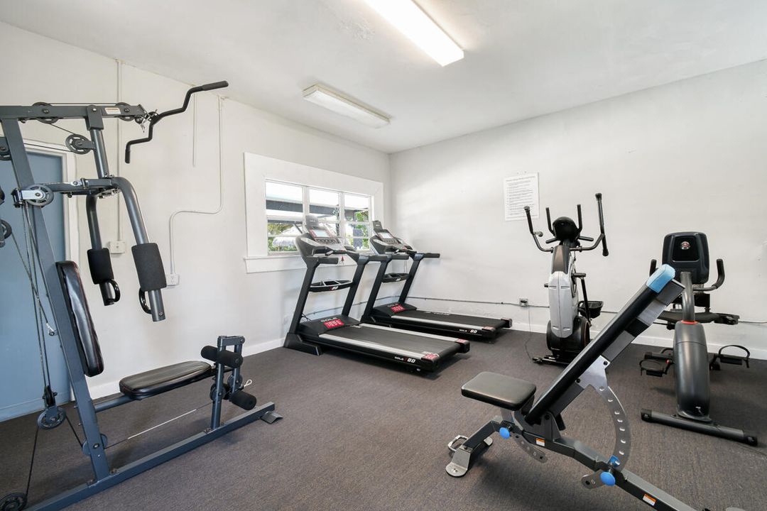 For Sale: $246,000 (2 beds, 2 baths, 1186 Square Feet)