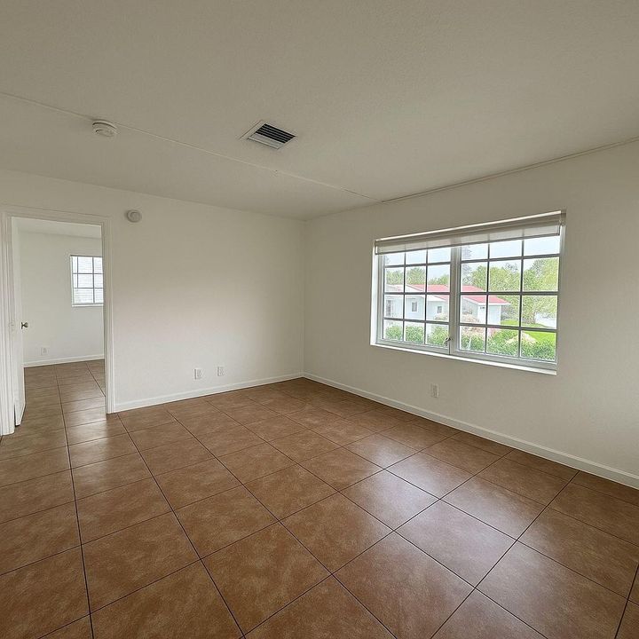 出租: $1,650 (1 贝兹, 1 浴室, 750 平方英尺)