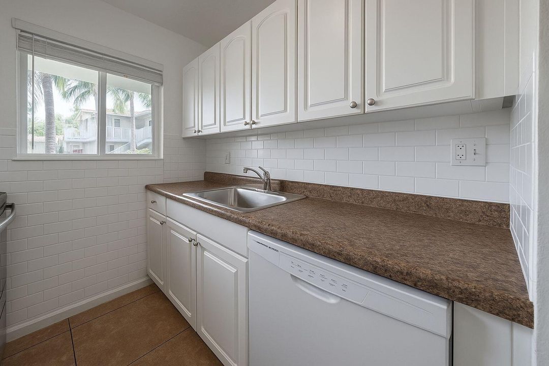 出租: $1,650 (1 贝兹, 1 浴室, 750 平方英尺)