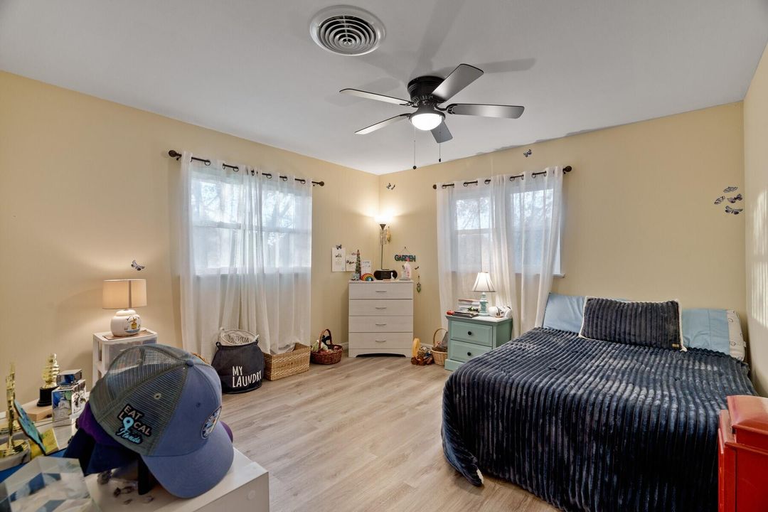 For Sale: $429,000 (4 beds, 3 baths, 2452 Square Feet)