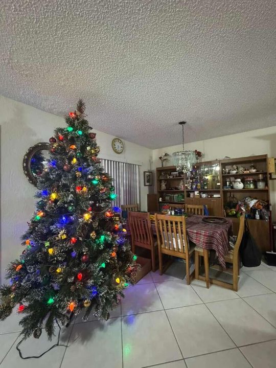 En Venta: $220,000 (2 camas, 2 baños, 1250 Pies cuadrados)