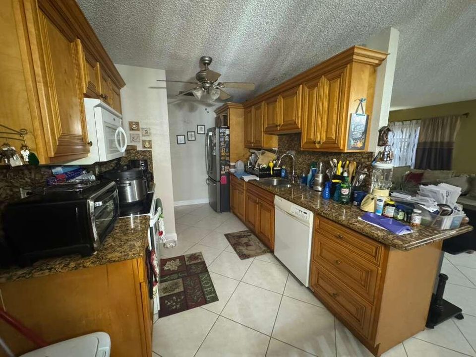 En Venta: $220,000 (2 camas, 2 baños, 1250 Pies cuadrados)