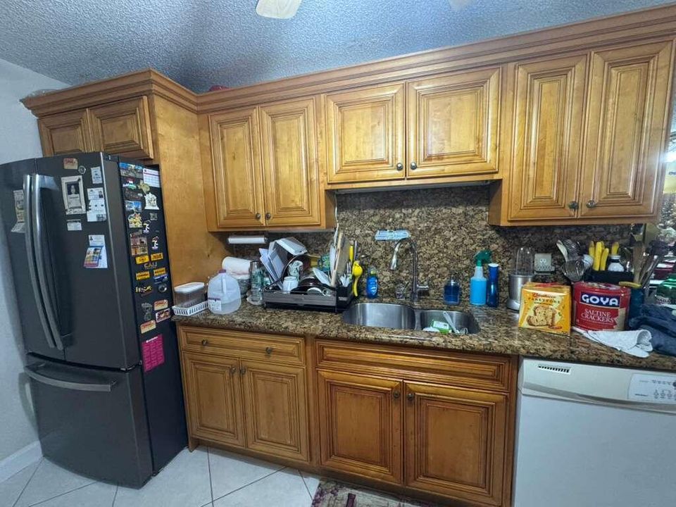 En Venta: $220,000 (2 camas, 2 baños, 1250 Pies cuadrados)