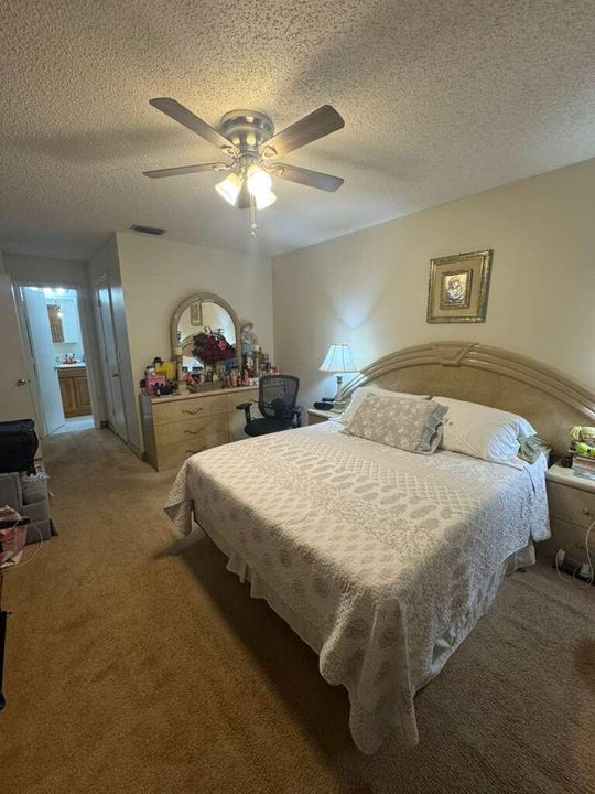 En Venta: $220,000 (2 camas, 2 baños, 1250 Pies cuadrados)