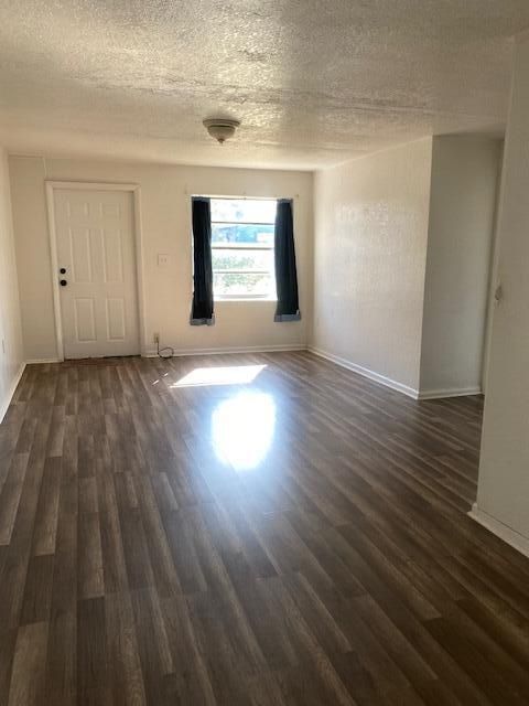 待售: $300,000 (3 贝兹, 2 浴室, 886 平方英尺)