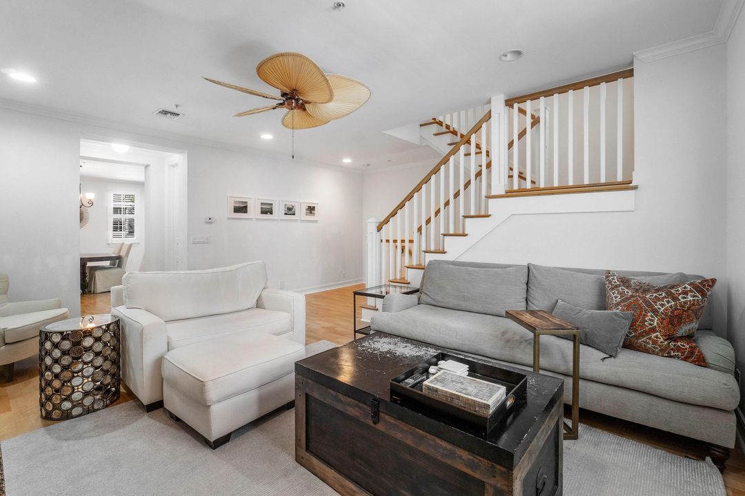 待售: $995,000 (3 贝兹, 3 浴室, 2046 平方英尺)