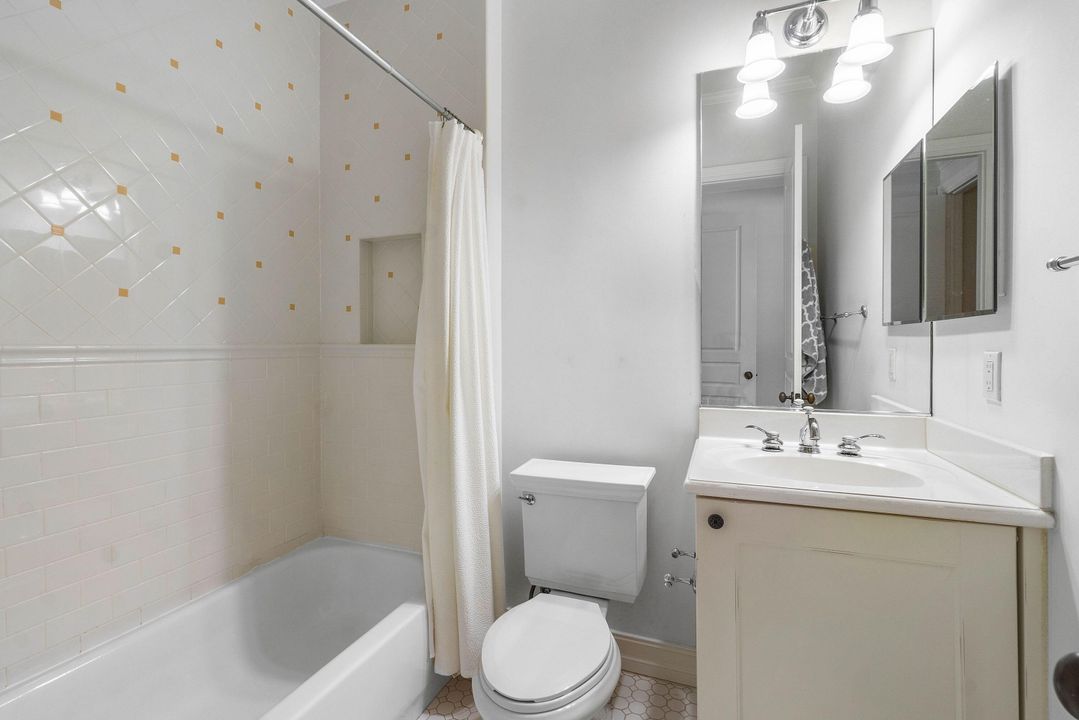 待售: $995,000 (3 贝兹, 3 浴室, 2046 平方英尺)