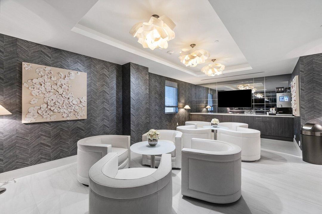 На продажу: $998,000 (2 спален, 2 ванн, 1151 Квадратных фут)