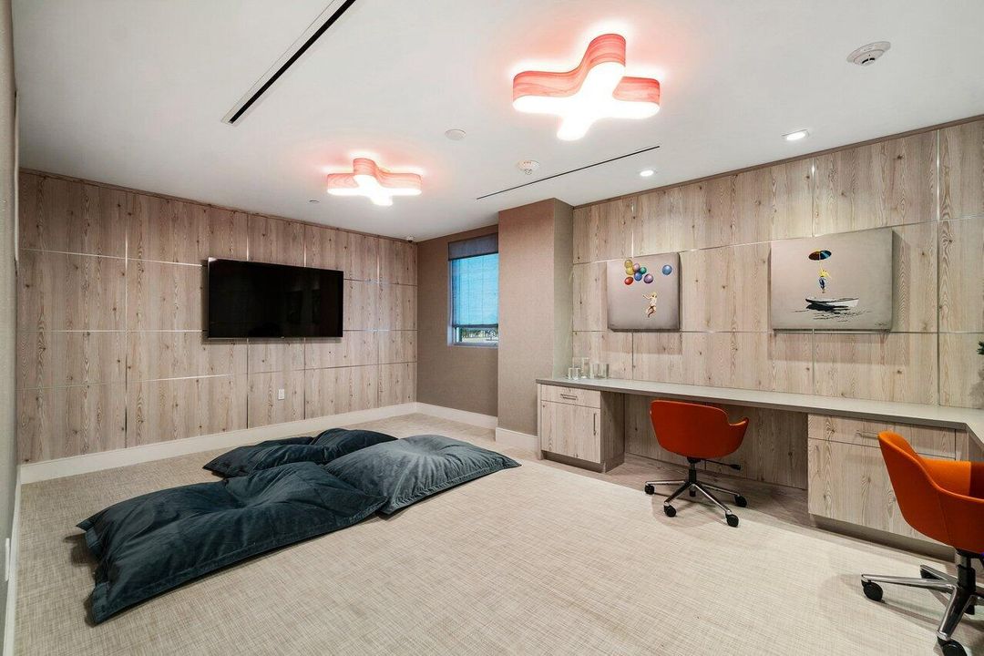 На продажу: $998,000 (2 спален, 2 ванн, 1151 Квадратных фут)