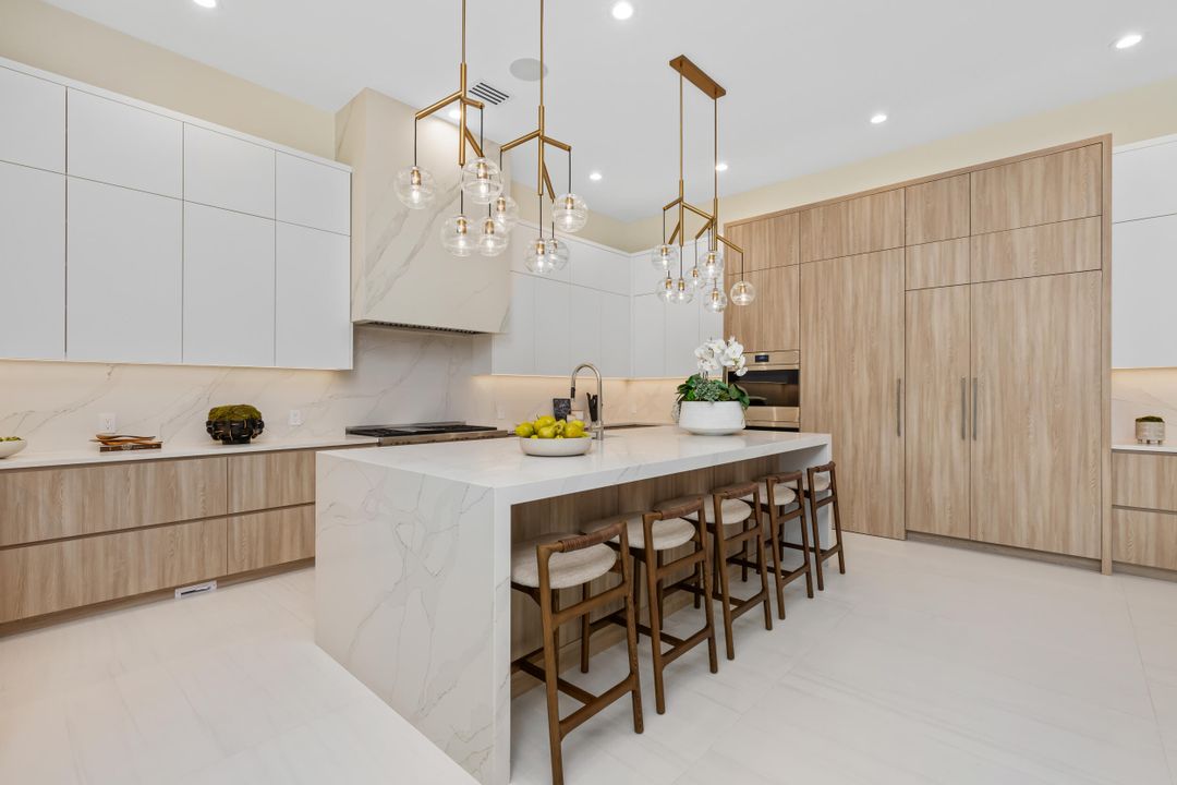 En Venta: $9,995,000 (4 camas, 4 baños, 5694 Pies cuadrados)