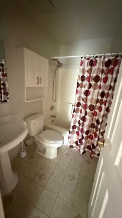 出租: $2,300 (3 贝兹, 2 浴室, 1660 平方英尺)