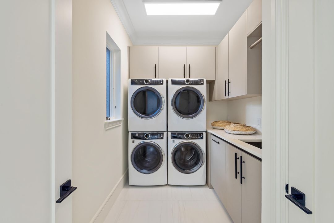 En Venta: $9,995,000 (4 camas, 4 baños, 5694 Pies cuadrados)