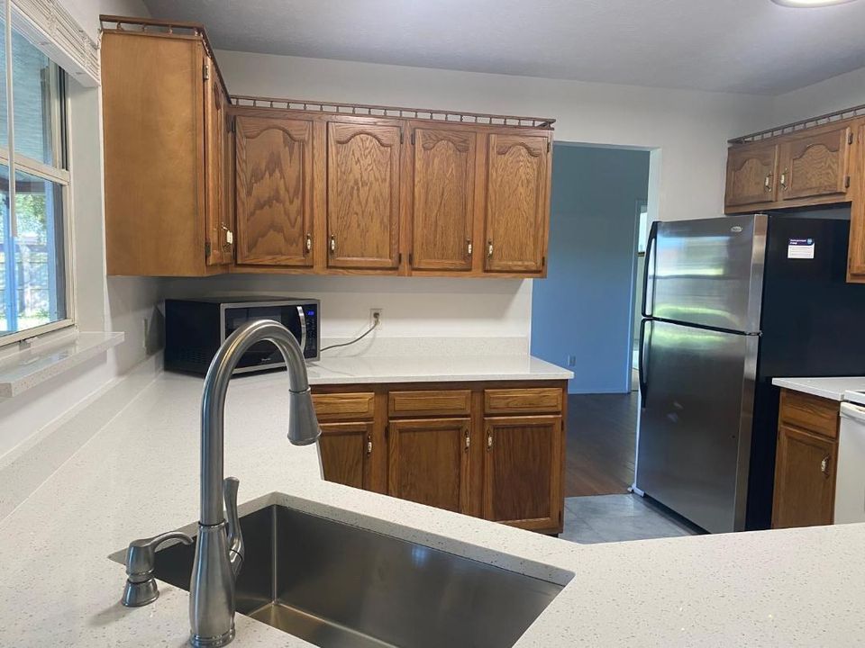 出租: $2,300 (3 贝兹, 2 浴室, 1660 平方英尺)