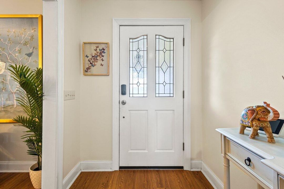 For Rent: $4,200 (3 beds, 2 baths, 1984 Square Feet)