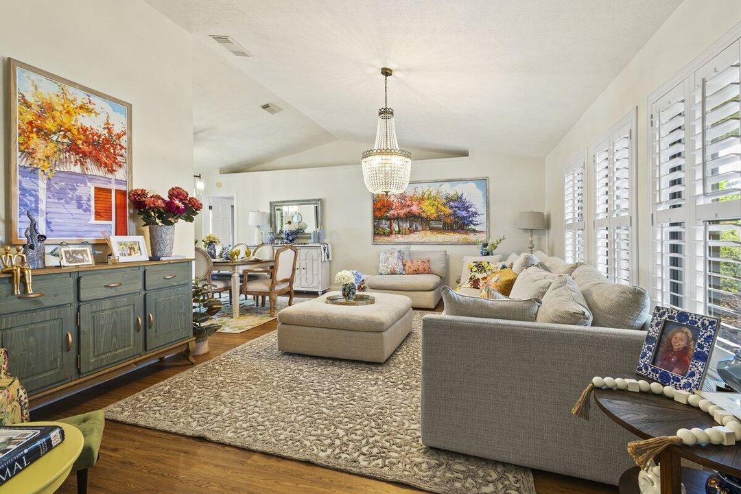 For Rent: $4,200 (3 beds, 2 baths, 1984 Square Feet)