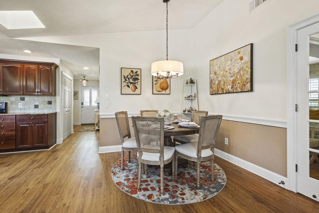 For Rent: $4,200 (3 beds, 2 baths, 1984 Square Feet)