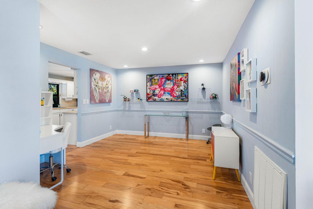 For Sale: $869,000 (3 beds, 3 baths, 2304 Square Feet)